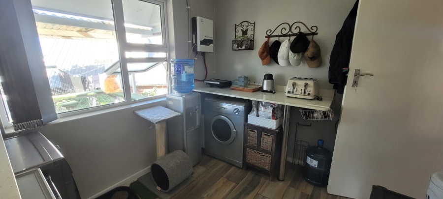To Let 2 Bedroom Property for Rent in Reebok Western Cape